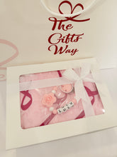 Load image into Gallery viewer, طقم اللحاف وعلاقة المصاصة